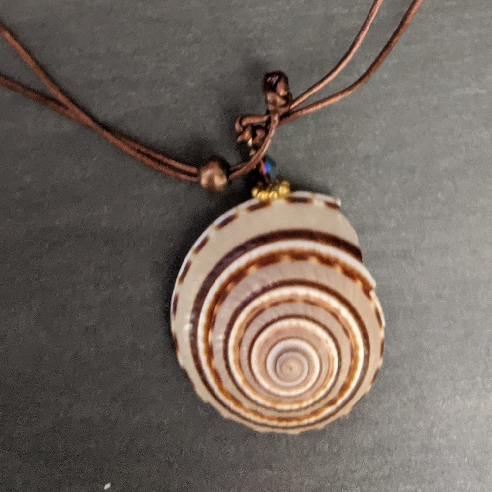 Mini Shell Necklace- BNWT - Picture 3 of 5